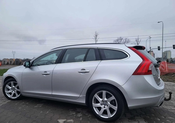 Volvo V60 cena 35900 przebieg: 270000, rok produkcji 2014 z Gołańcz małe 211